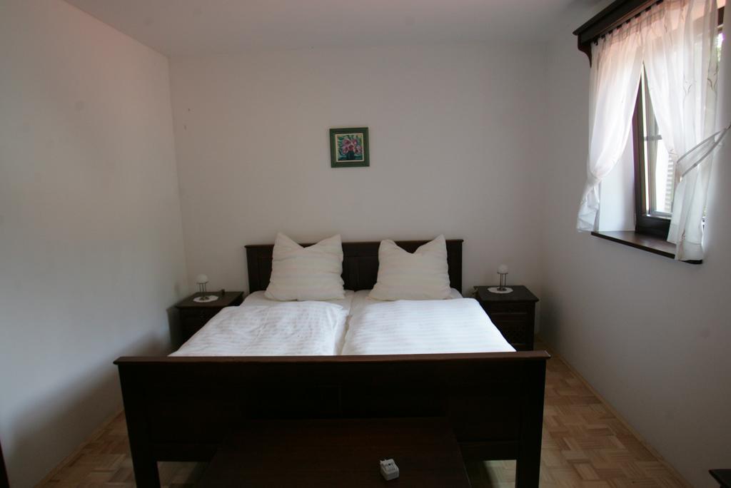 Farm Stay Frank Ozmec Wine And Glamping Estate Ljutomer Szoba fotó